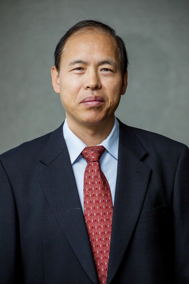 Perry Li headshot